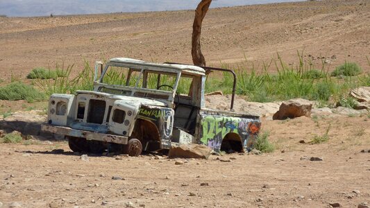 Desert rusty old car