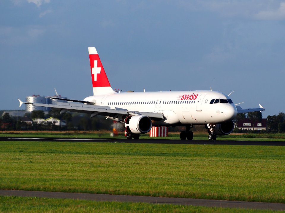 HB-IJQ Swiss Airbus A320-214 - cn 701 , 11Aug2014, landing at Schiphol (AMS - EHAM), The Netherlands, pic1