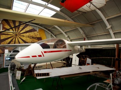 HB-3057, Neukom S-4 Elfe pic1