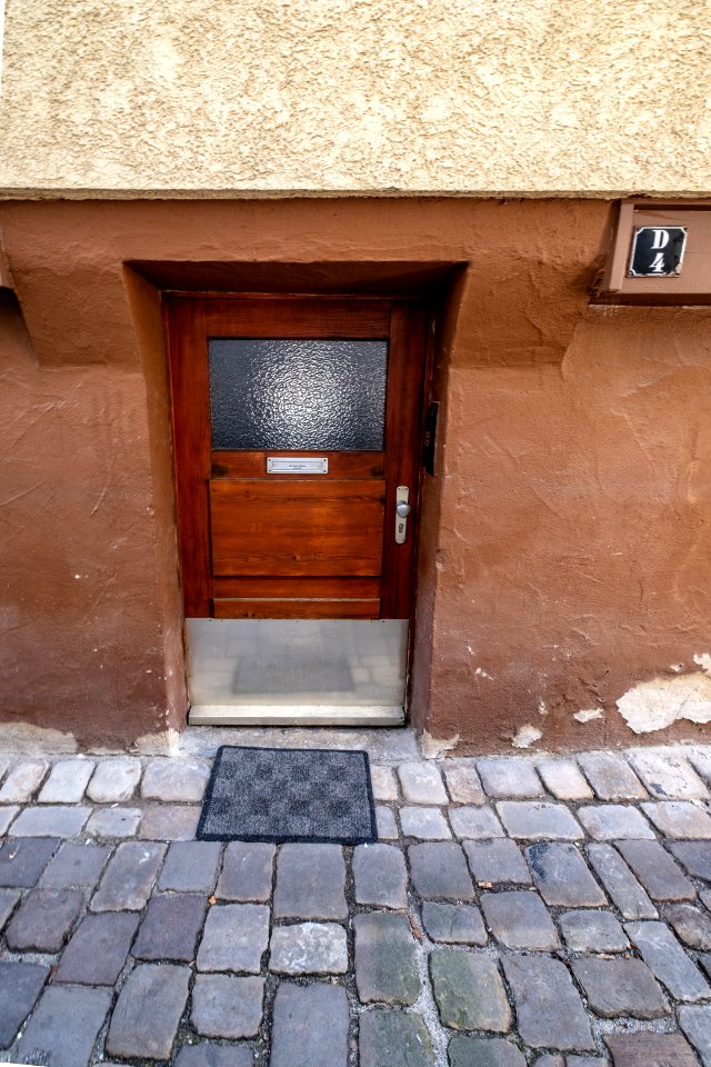 Hauseingang zu Haus 4 im Karrengäßle in Tübingen 2019