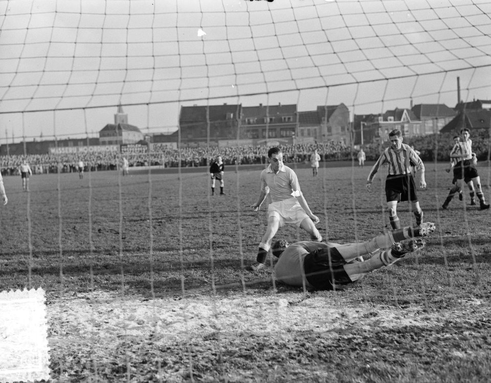 HDVS tegen PSV voetbal, Bestanddeelnr 904-9215