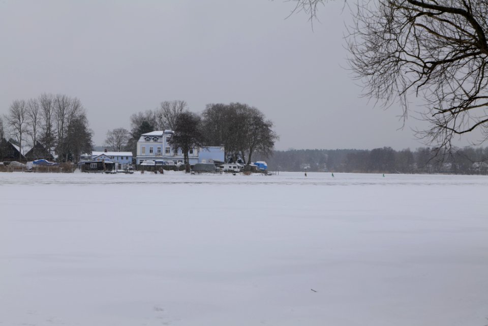 Havel with snow and ice from promenade Nieder Neuendorf 2021-02-09 07