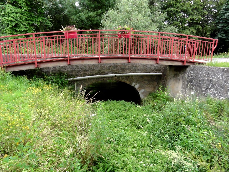 Haussonville (M-et-M) pont sur ruisseau