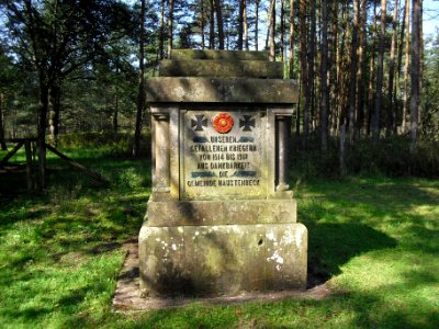 Haustenbeck - Ehrenmal vorne