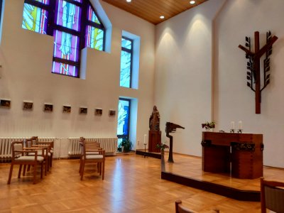 Hauskapelle im katholischen Alten- und Pflegeheim Sr. Elisabeth Rivet in Neubrandenburg, Fenster