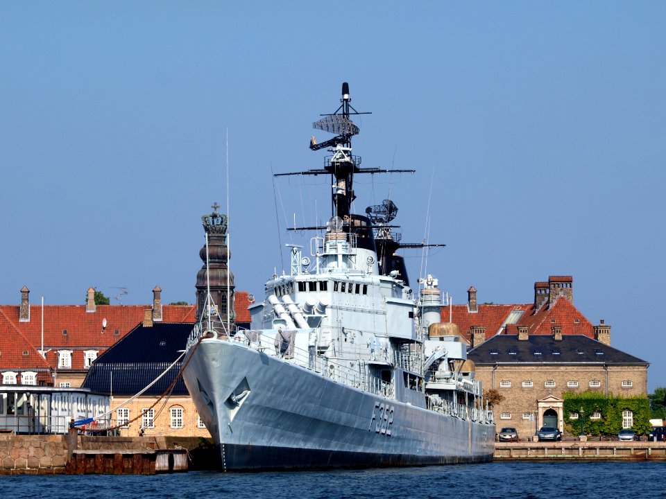 HDMS Peder Skram (F352) pic4