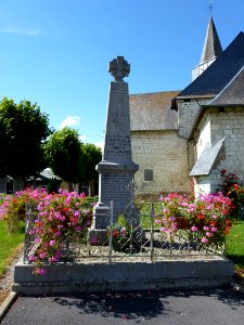 Hauteville (Ardennes) monument aux morts