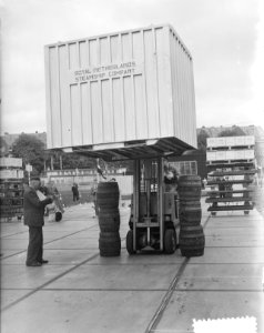 Havenarbeiders geven Vorkheftruckdemonstratie Amsterdam, Bestanddeelnr 905-1291