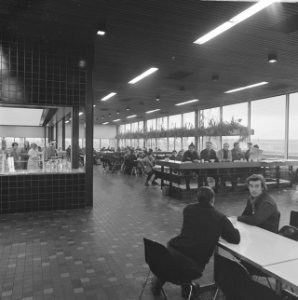 Haven van Rotterdam moderne kantine voor havenarbeiders, Bestanddeelnr 922-0829