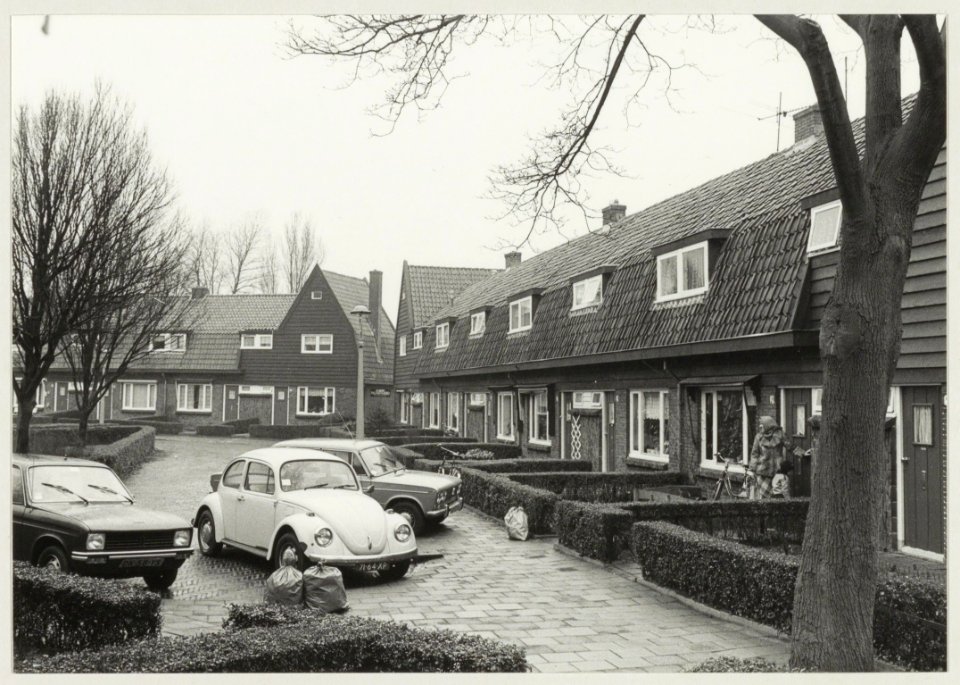 Havenplein 18 - 30 ziende naar het noorden. NL-HlmNHA 54011380