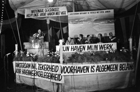 Havenmanifestatie in Oostloods aan Oostelijk Handelskade in Amsterdam Samkalden, Bestanddeelnr 928-8142