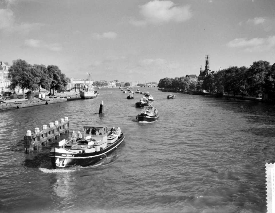 Havenrallye 1959 door haven en grachten van Amsterdam de sleepboten tijdens de r, Bestanddeelnr 910-4424