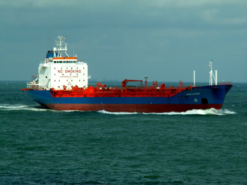 Havelstern 06Aug05 NW above approaching Port of Rotterdam, Holland 06-Aug-2005