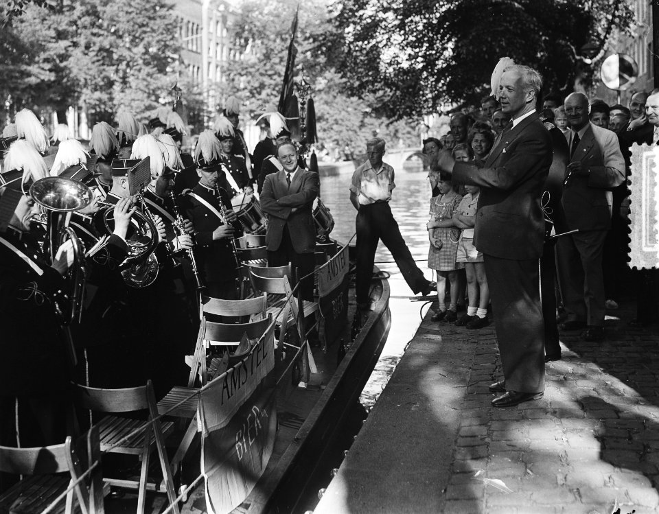 Harmoniekorps van Staatsmijn Emma brengt burgemeester d'Ailly serenade, Bestanddeelnr 905-8180
