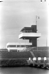 Havendienst IJmuiden in nieuw gebouw. Het nieuwe gebouw bij de grote Noorderslui, Bestanddeelnr 920-7952