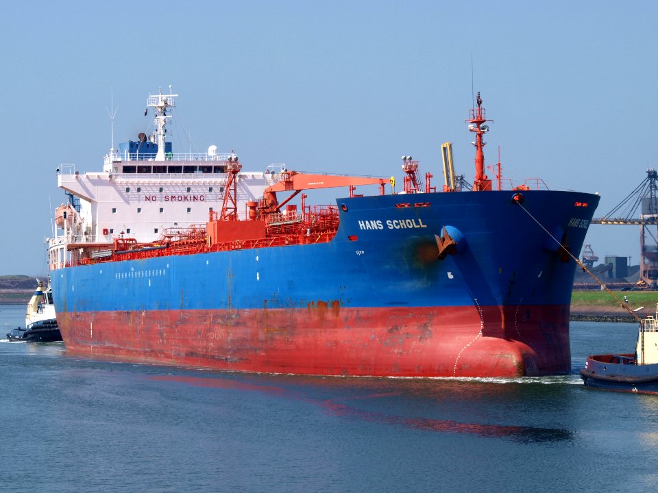 HANS SCHOLL - IMO 9247508 - Callsign A8EU8 at IJmuiden lock, Port of Amsterdam photo-3