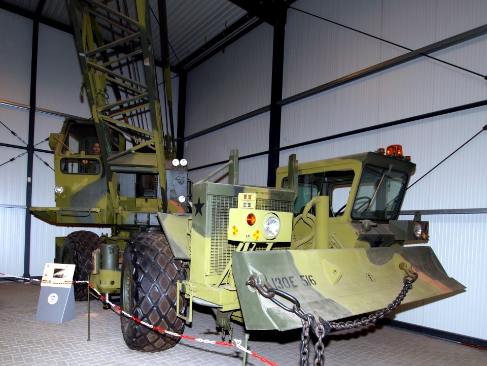 Harnischfeger Corporation M320RT pic1