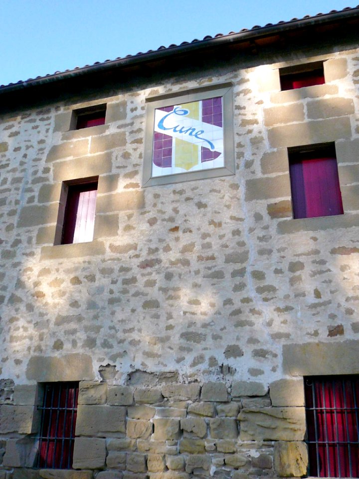 Haro - Compañía Vinícola del Norte de España (CVNE) 01