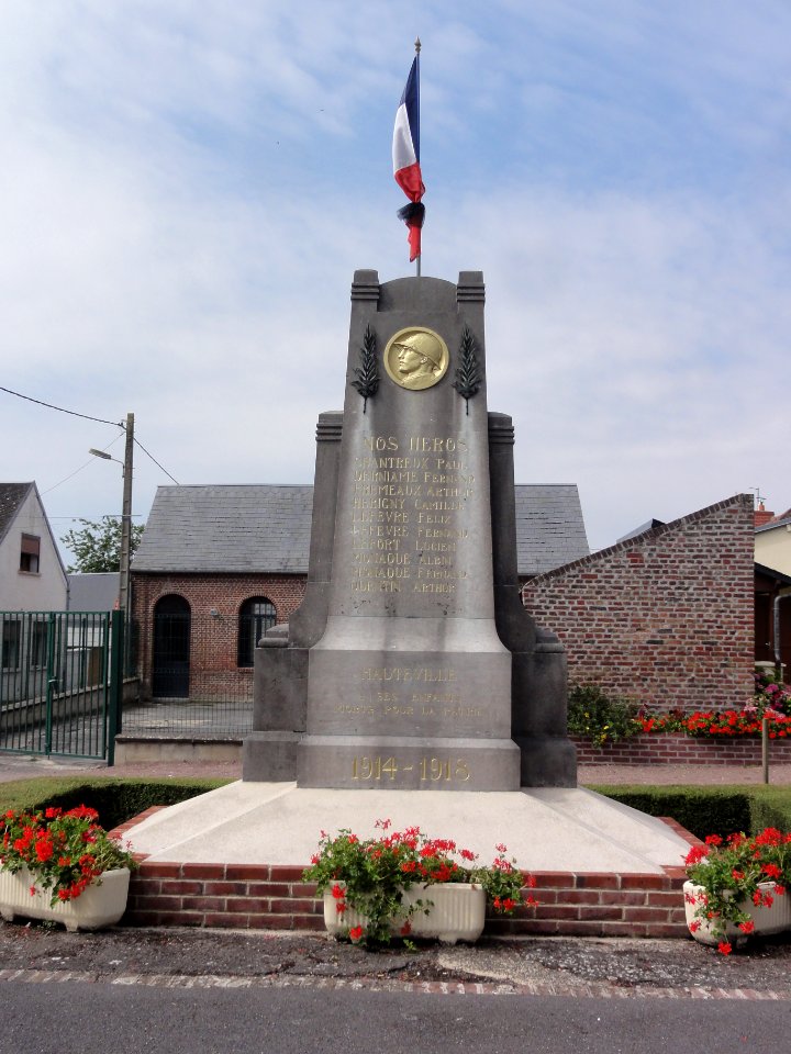Hauteville (Aisne) monument aux morts