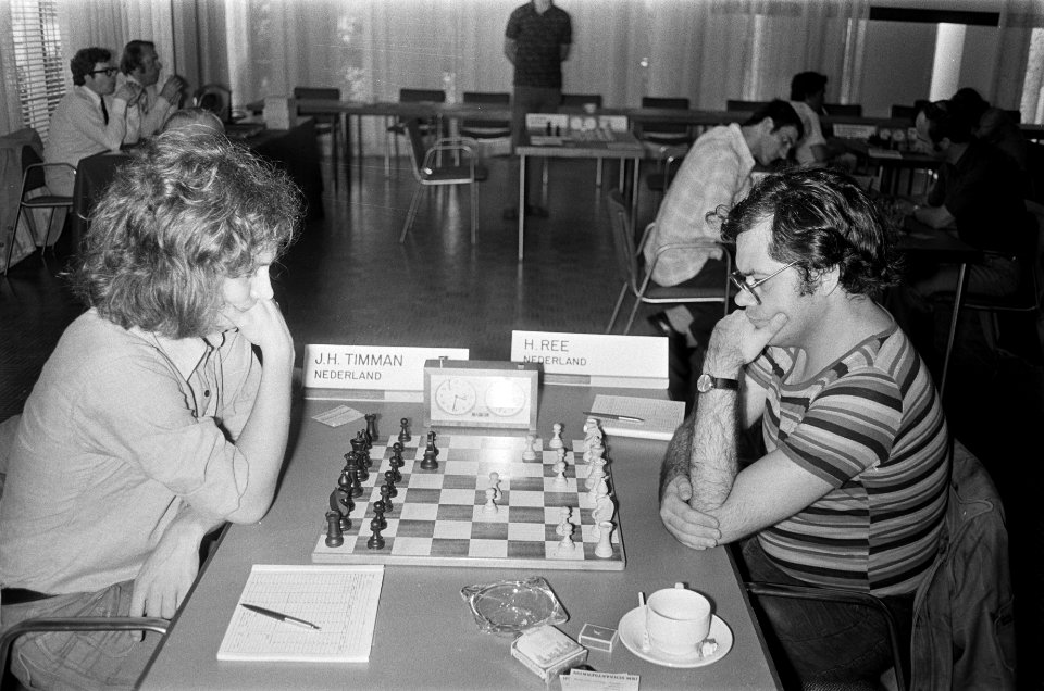 Hans Ree (r) tegen Jan Timman, Bestanddeelnr 928-0392