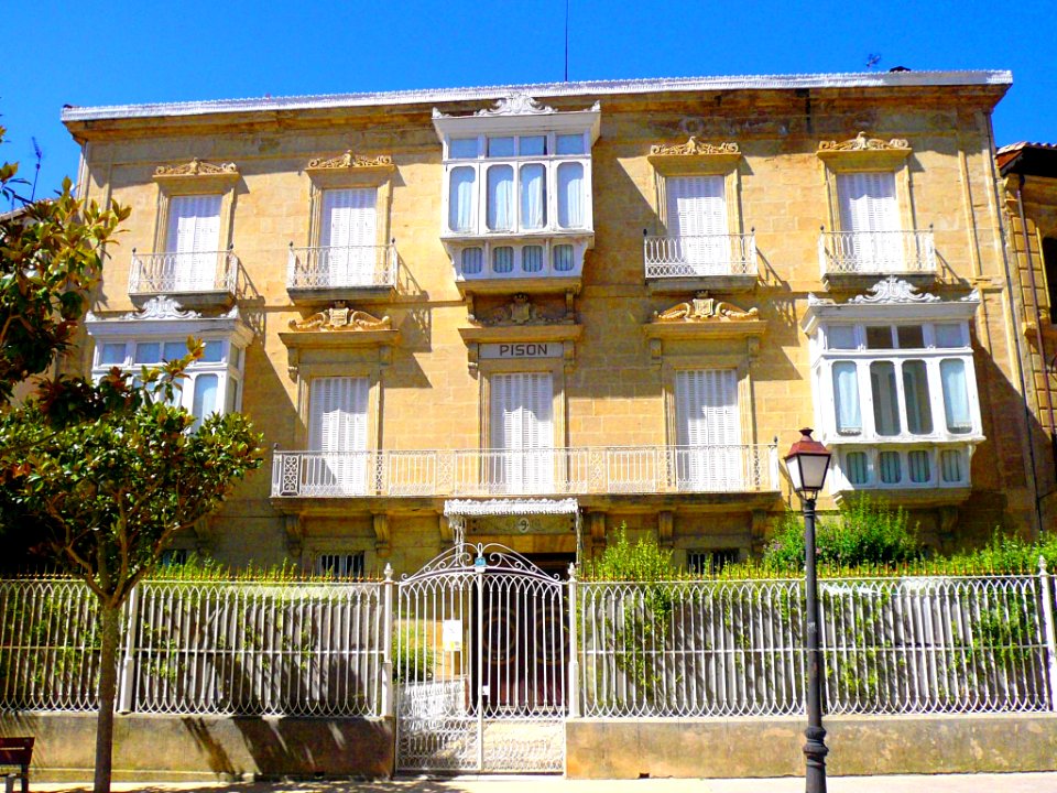 Haro - Inmueble en la Calle Hermanos Sánchez del Río nº 9 (1)