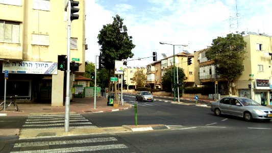 Haroe-street-crossroad-with-negba-october-2015