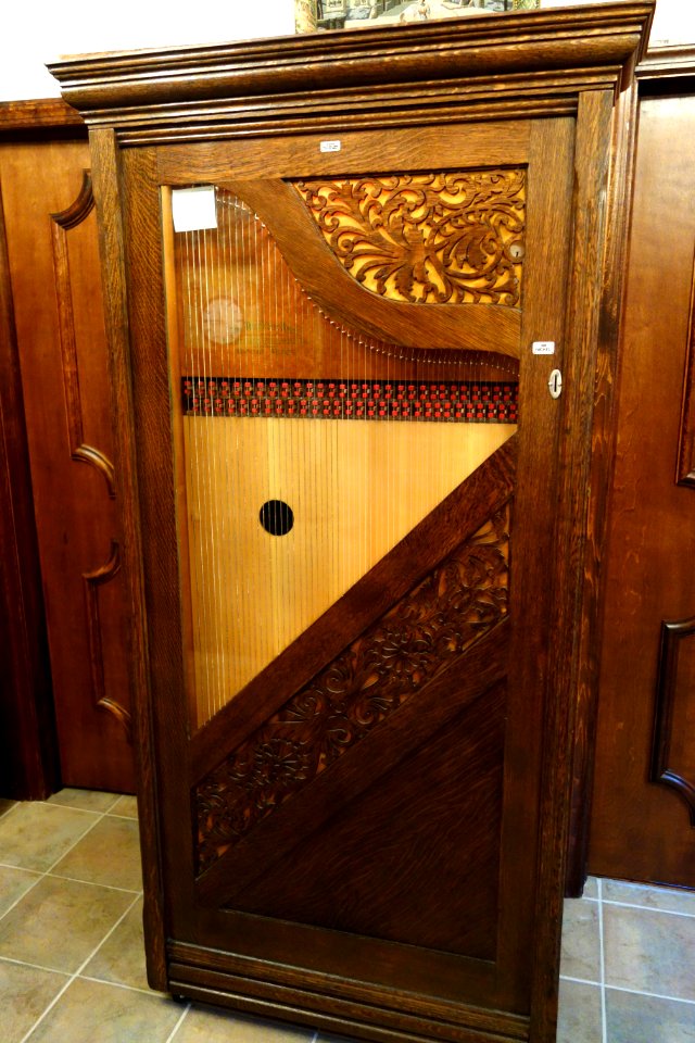 Harp (coin operated) - Bayernhof Museum - DSC06184
