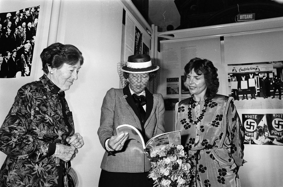 Hare Majesteit opent tentoonstelling De wereld van Anne Frank in Westerkerk, Bestanddeelnr 933-3515