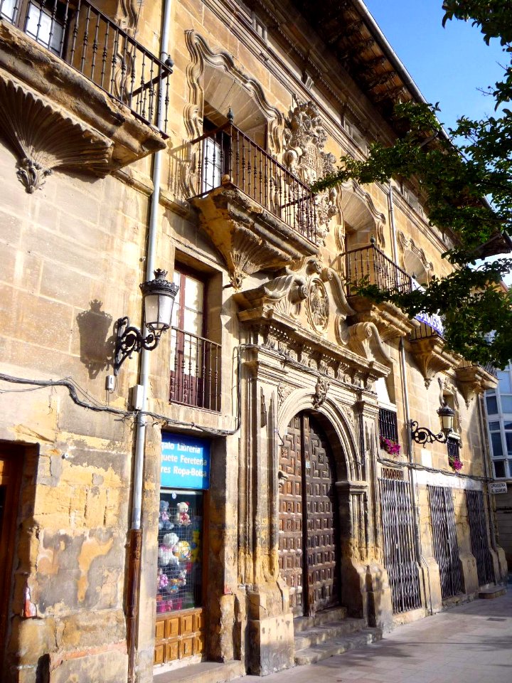 Haro - Palacio de la Plaza de la Cruz 02