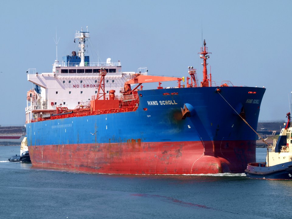 HANS SCHOLL - IMO 9247508 - Callsign A8EU8 at IJmuiden lock, Port of Amsterdam photo-2