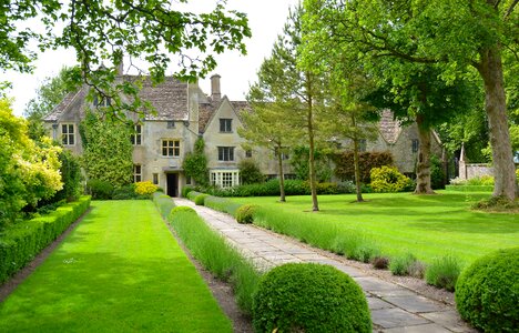 Old english cottage amesbury green photo