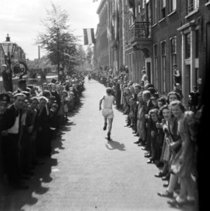 Hardloopwedstrijd, Bestanddeelnr 900-7915