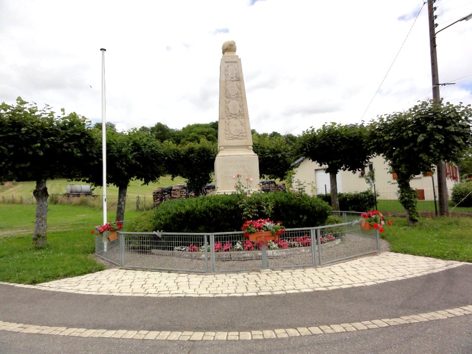 Haroué (M-e-t-M) monument aux morts