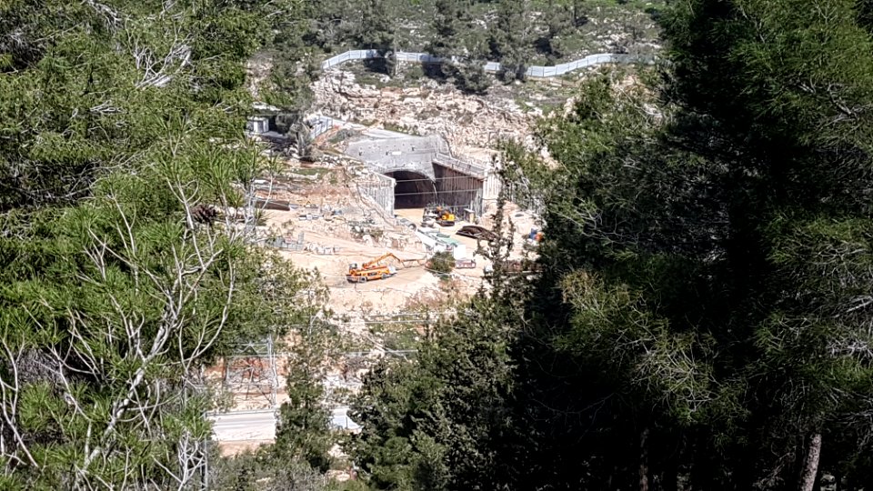 Har Nof tunnel construction on Israeli highway 16, Jerusalem, March 2020 - nearer