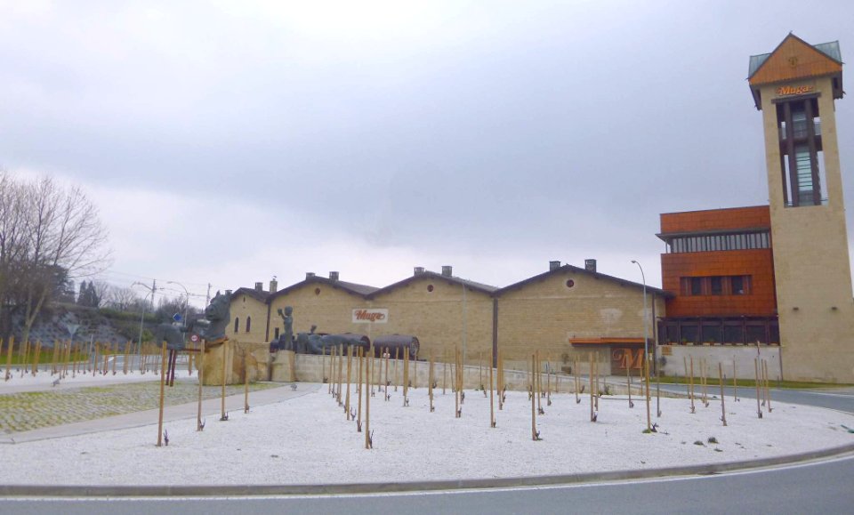 Haro - Bodegas Muga, Monumento a la Vendimia 3