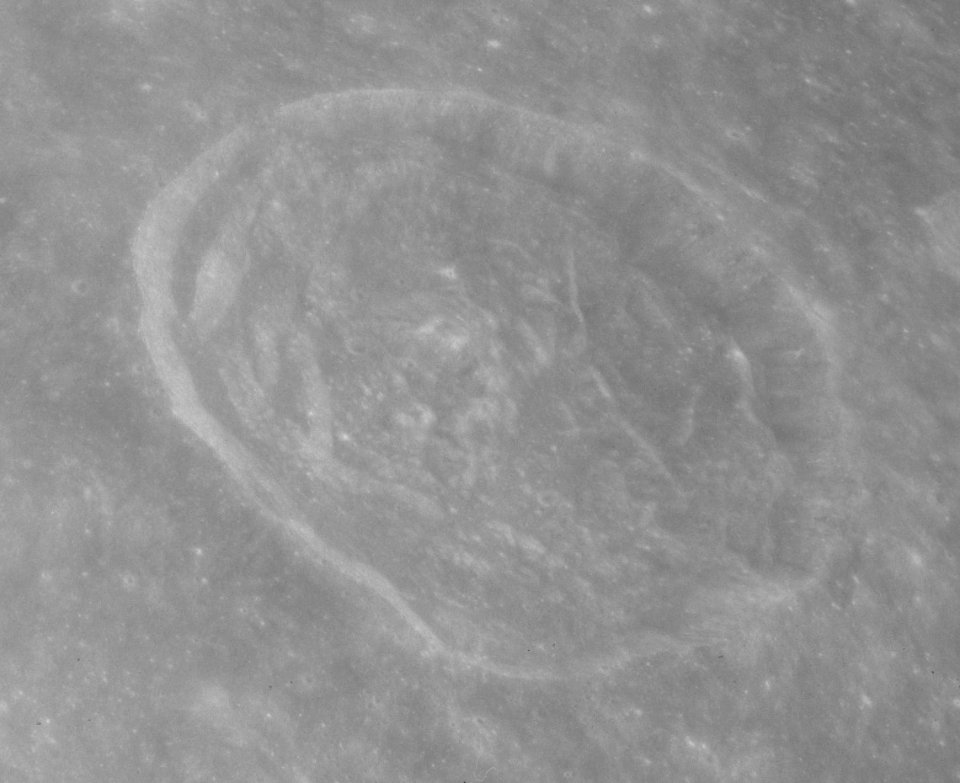 Hansen crater AS17-M-0911