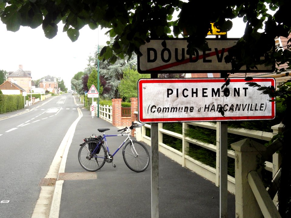 Harcanville (Seine-Mar.) entrée Pichemont