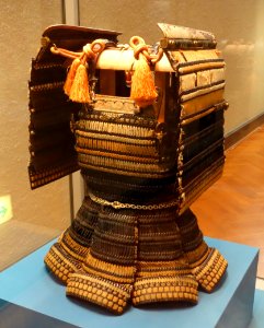 Haramaki type armor with black leather lacing in kata-susotori style, Muromachi period, 15th century - Tokyo National Museum - DSC05937