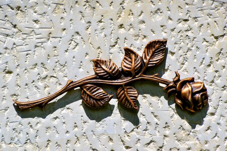 Tombstone flower art