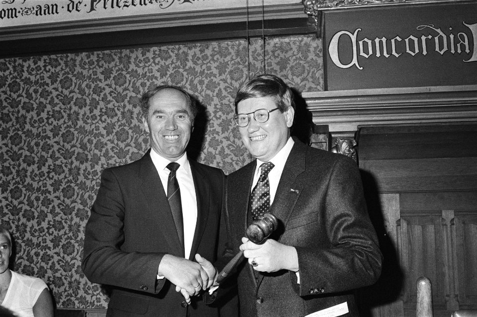 Hans Wiegel geinstalleerd als commissaris van de Koningin in Friesland Wiegel (, Bestanddeelnr 932-2291