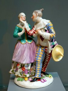 Hanswurst and Columbine, Ansbach Porcelain Factory, c. 1770, hard-paste porcelain - Wadsworth Atheneum - Hartford, CT - DSC05320