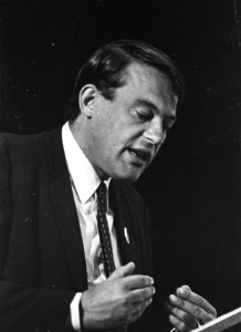 Hans van Mierlo spreekt de congresgangers toe, Bestanddeelnr 921-6803