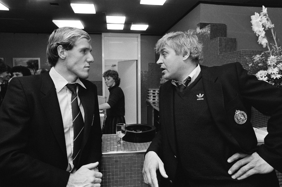 Hans van Breukelen (l) en Piet Schrijvers, Bestanddeelnr 932-7275