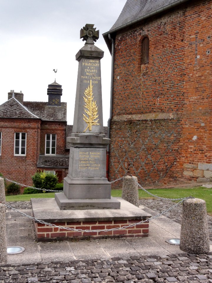 Harcigny (Aisne) monument aux morts