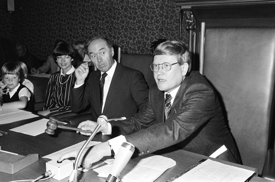 Hans Wiegel geinstalleerd als commissaris van de Koningin in Friesland Wiegel g, Bestanddeelnr 932-2292