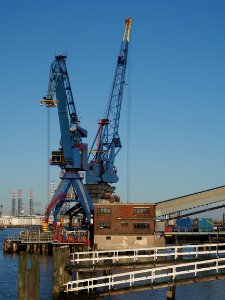 Harborcranes ALUCHEMIE 3e Petroleumhaven Port of Rotterdam