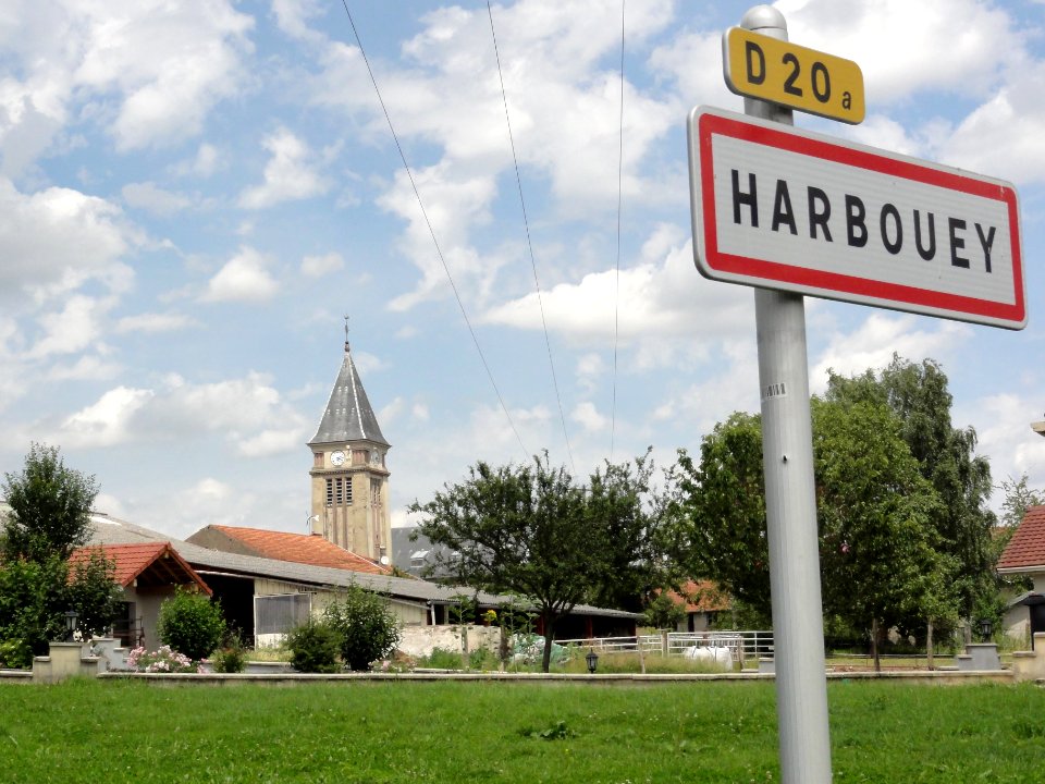 Harbouey (M-et-M) city limit sign