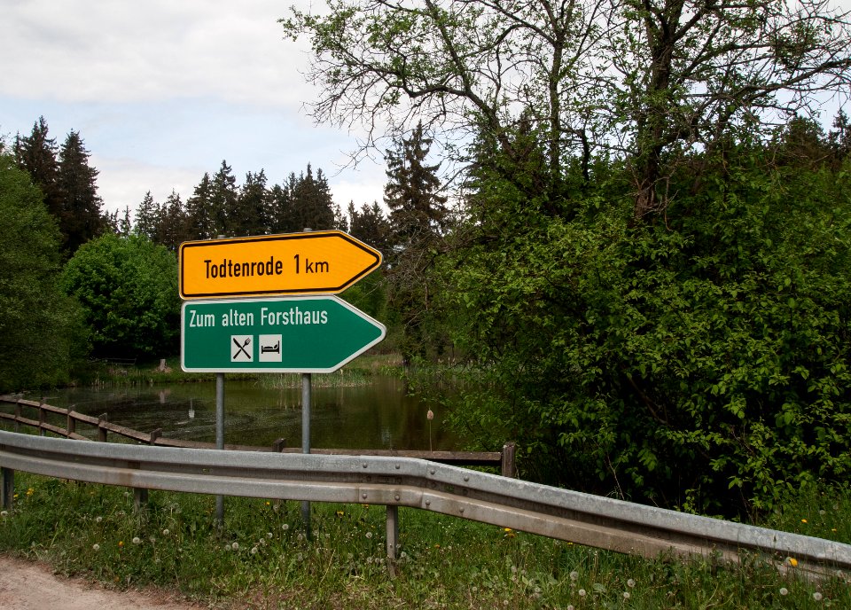 Hasenteich Todtenrode Wegweiser