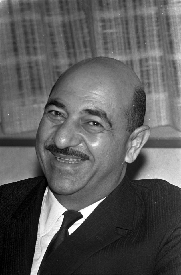 Hassan Saby Kholy (vertegenwoordiger van President Nasser bij VN-Raad) op Schiph, Bestanddeelnr 921-7130