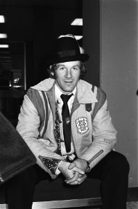 Hans van Helden terug uit Oslo op Schiphol, Bestanddeelnr 929-5496